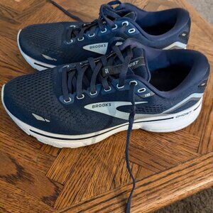 Brooks Ghost 15 Women's size 7.5 tennis shoes